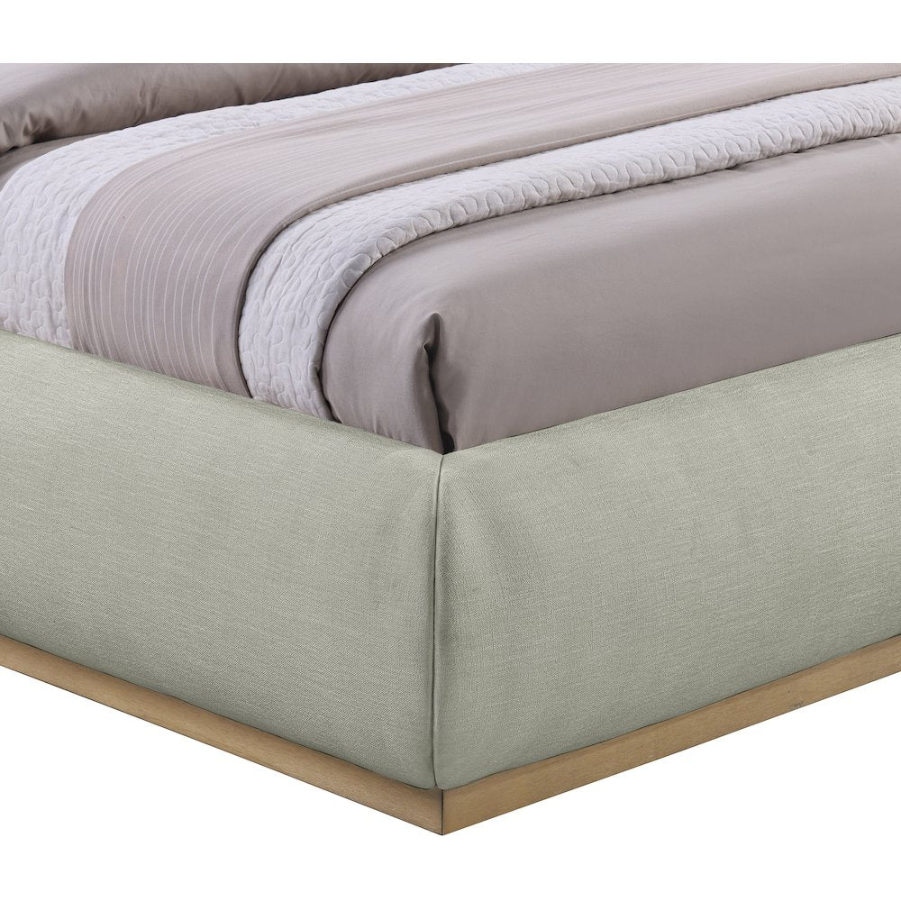 Vaughn Mint Queen Bed