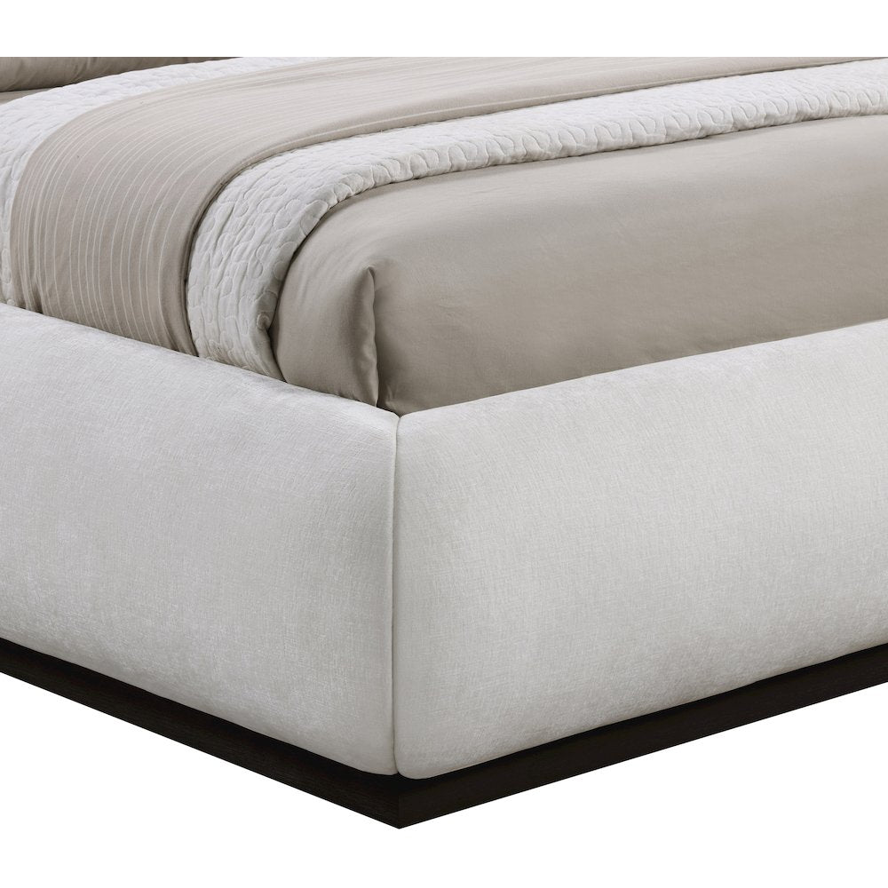 Vaughn Cream King Bed