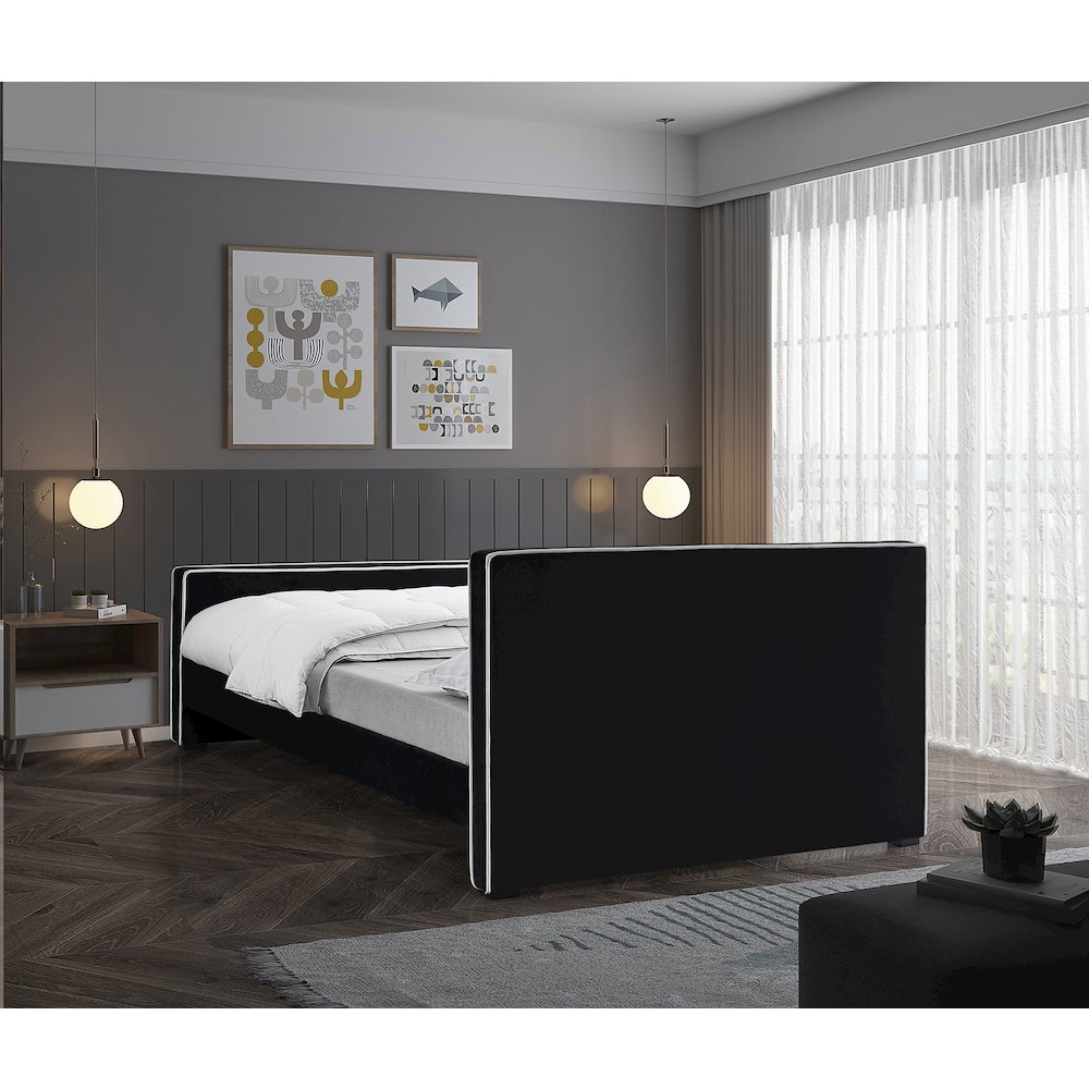 Dillard Black Velvet Full Bed