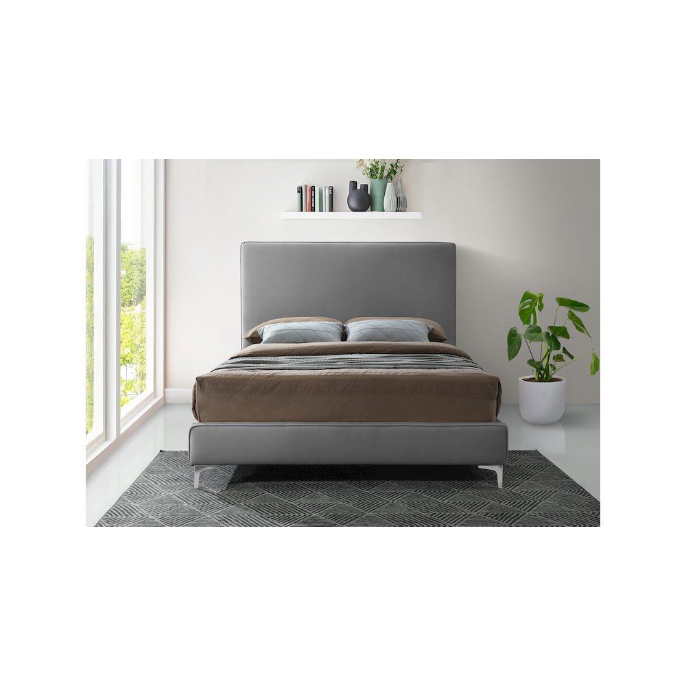 Geri Grey Velvet Queen Bed