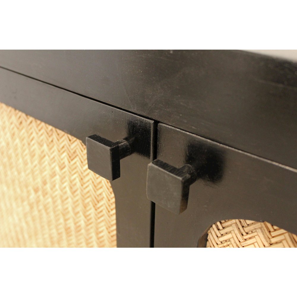 Navice 3-Door Plasma Stand