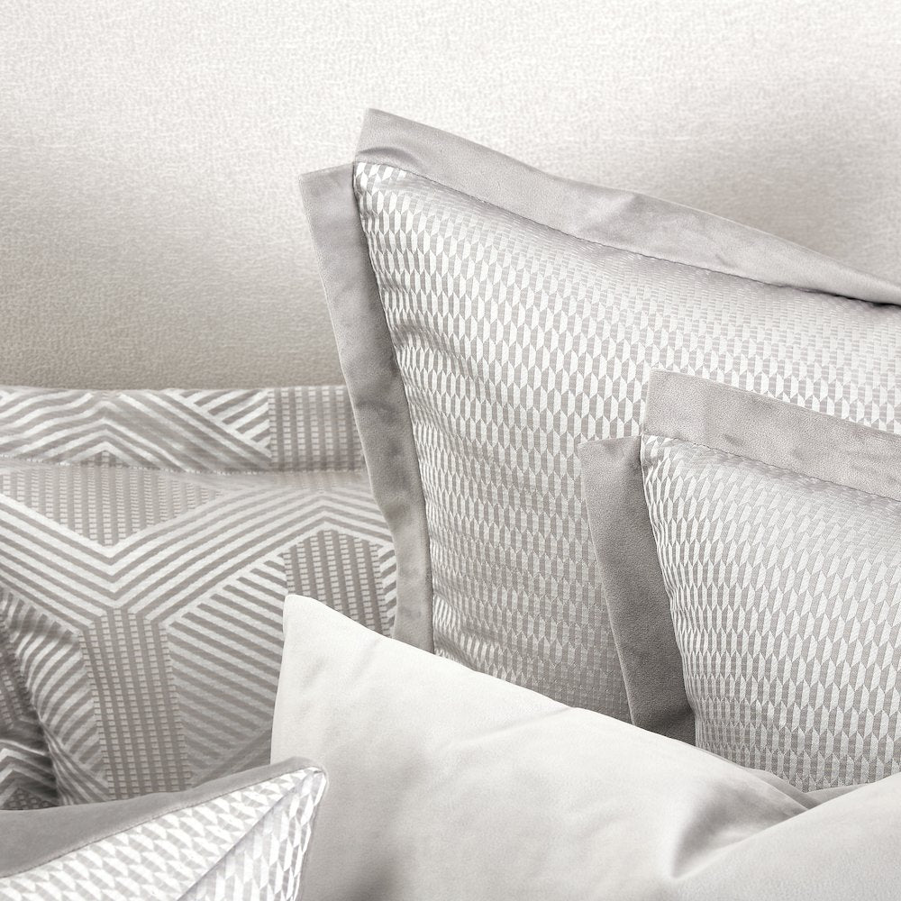 Nouveau 10-Piece King Duvet Set - Dove