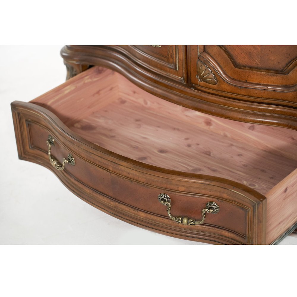 Villa Valencia Gentleman's Chest - Classic Chestnut
