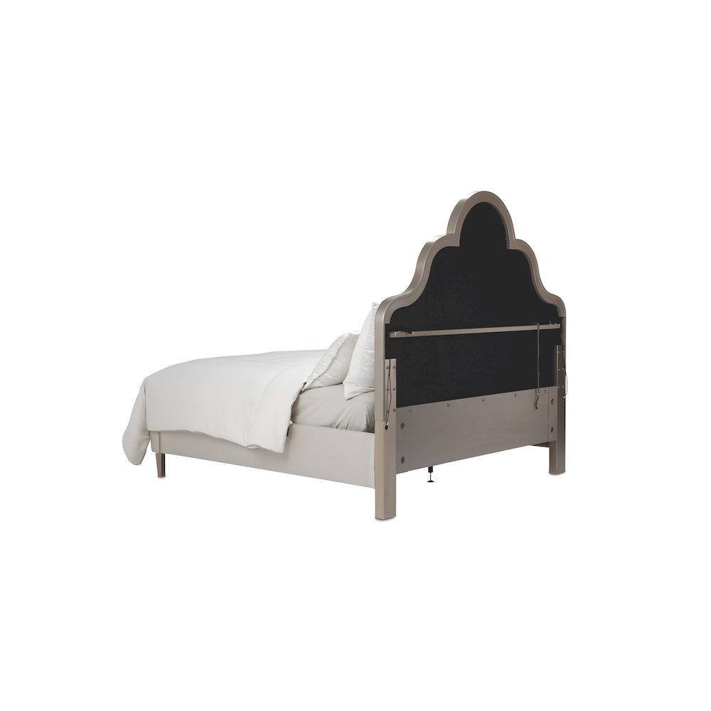 Malibu Crest Cal. King Scalloped Panel Bed - Chardonnay