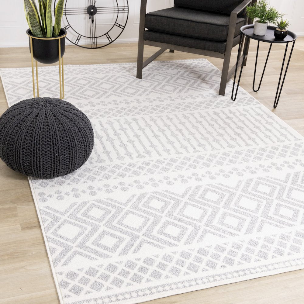 Claremont Grey White Southwest Area Rug, 5'3" x 7'7"