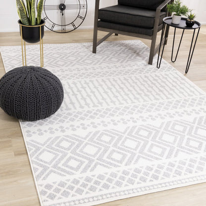 Claremont Grey White Southwest Area Rug, 5'3" x 7'7"