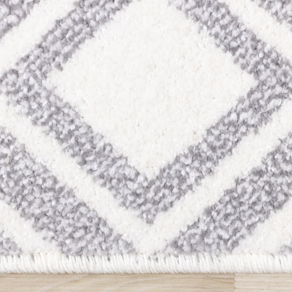 Claremont Grey White Southwest Area Rug, 5'3" x 7'7"