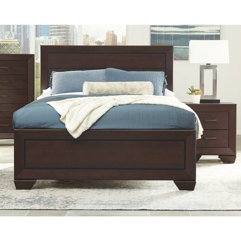 Wood Queen Bed in Dark Cocoa Finish