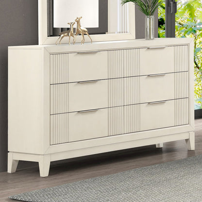 Quinby Antique White 6-Drawer Dresser