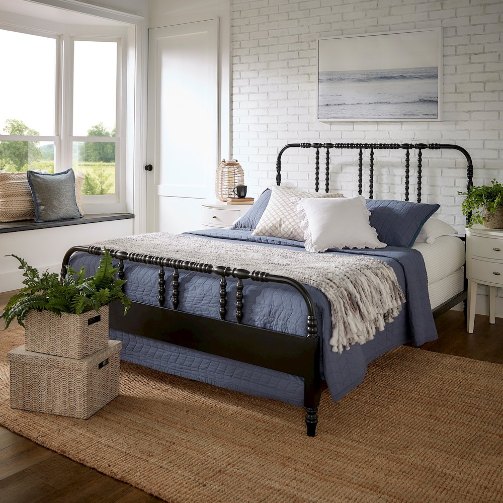 Black Finish Metal Spool Queen Bed