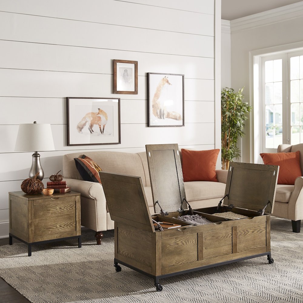 Trunk Rectangular Coffee Table With 1 Tray & Iron Casters