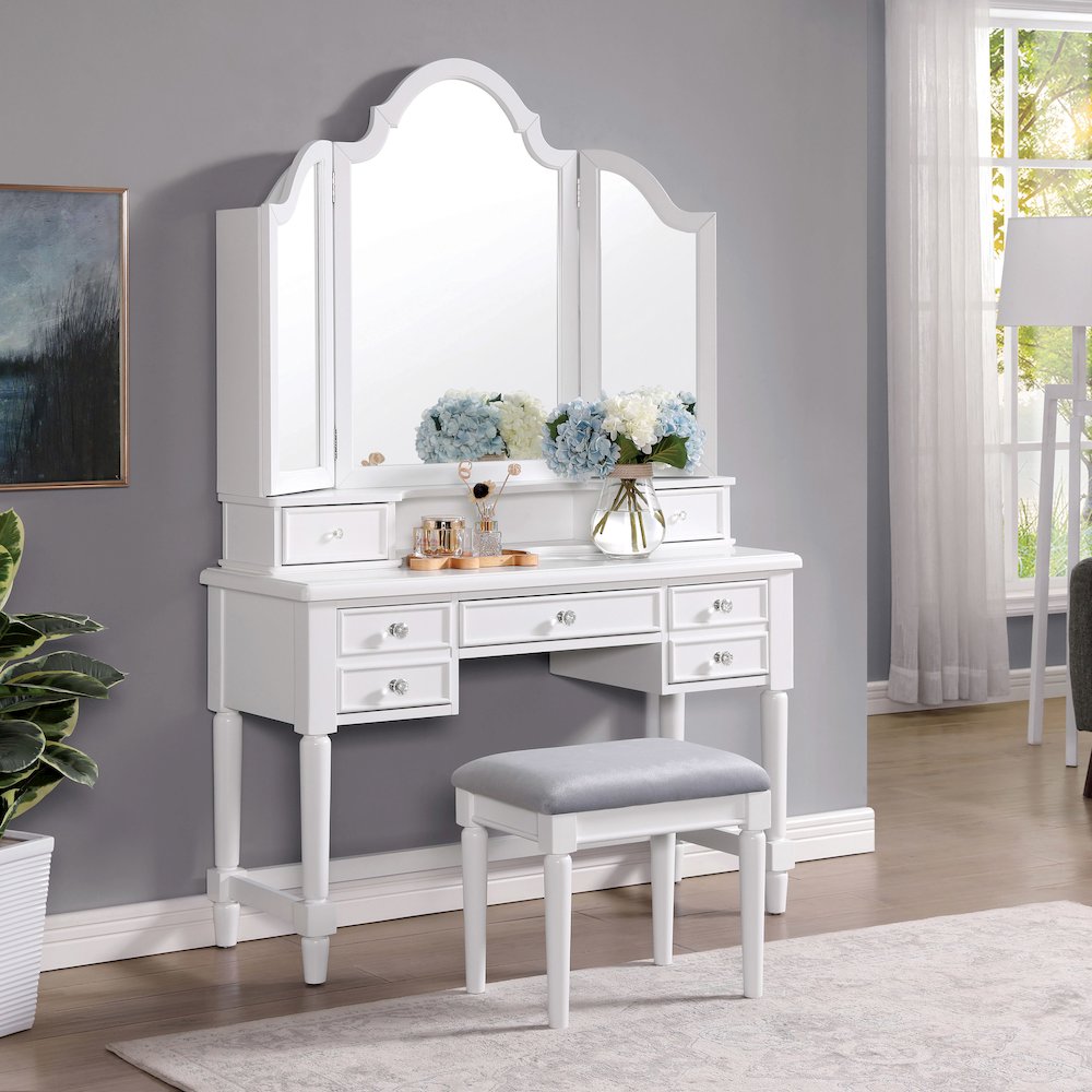 Estae Traditional 3-Piece Solid Wood Vanity Set in White