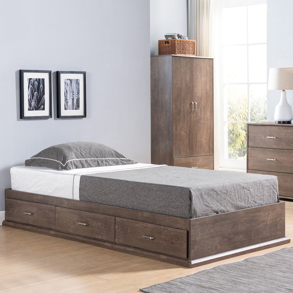 Fretzer Modern Brown 3-Drawer Storage Platform Bed
