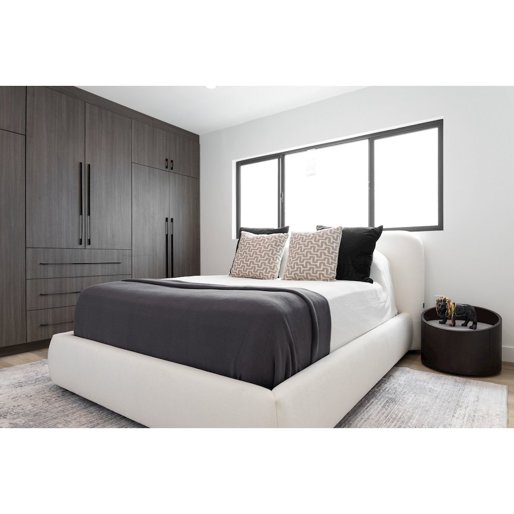 Modrest Liam - Eastern King Modern Ivory Upholstered Bed