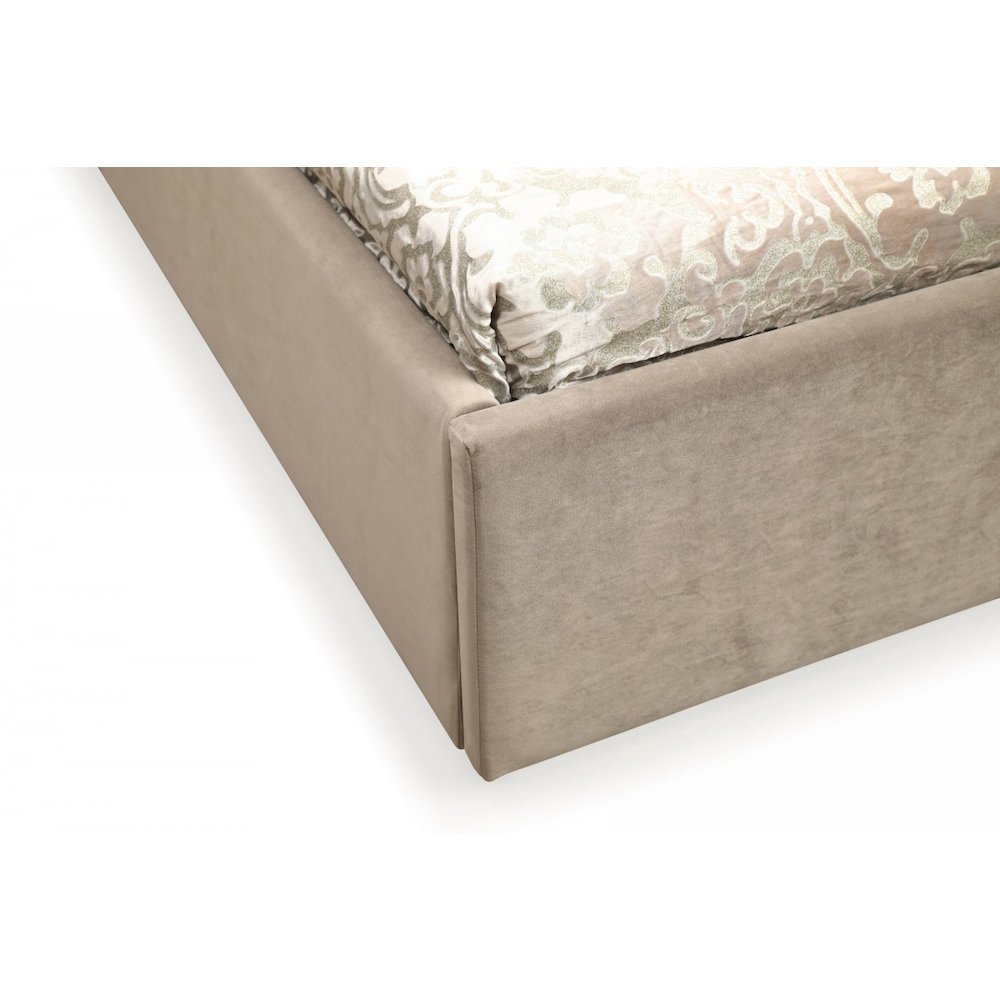 Eastern King Luxury Bed Frame, Tufted Bed Frame Upholstered In Beige Velvet
