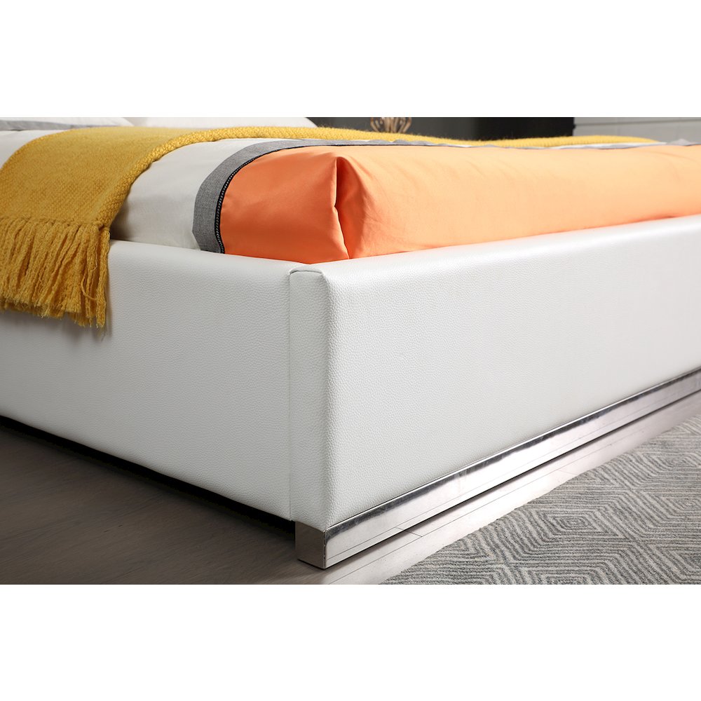 Modrest Chrysler - Queen Modern White Bed