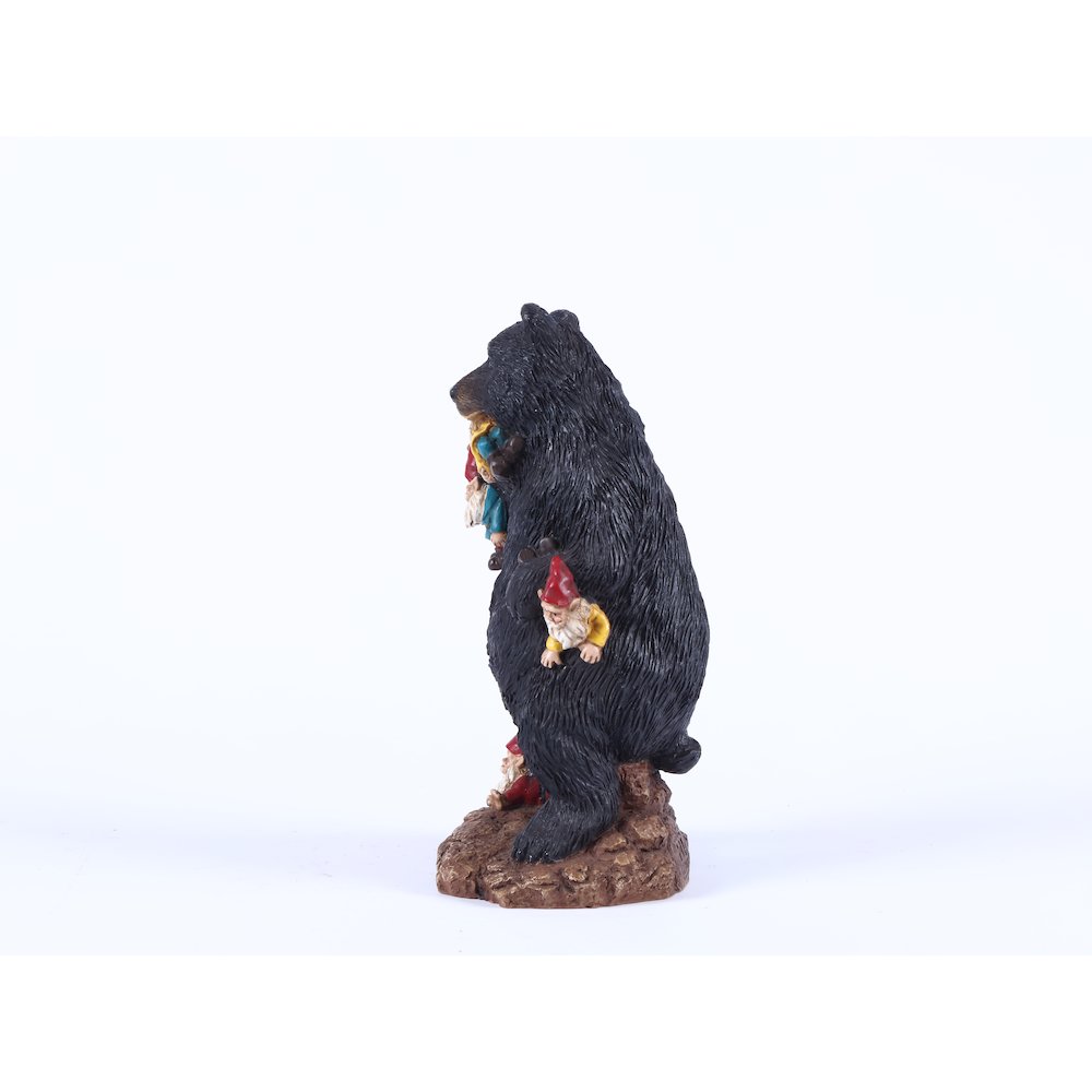 Gnomes In Trouble with Bear