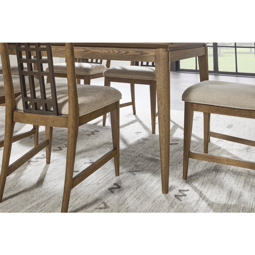 Beacon Hill Rect. Dining Table (W/ 1 18" Leaf)