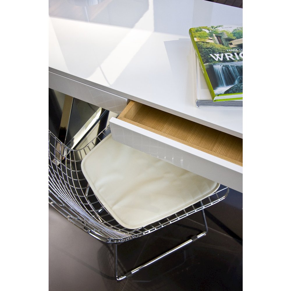 Alexa Desk White