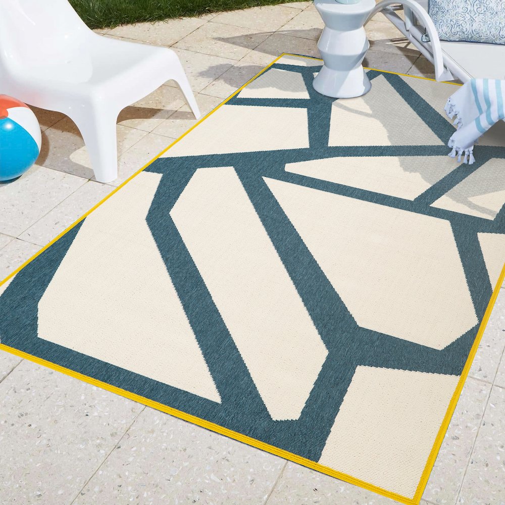 Mapa Durable Performance Area Rug Outdoor in White/Blue, 5' x 7'