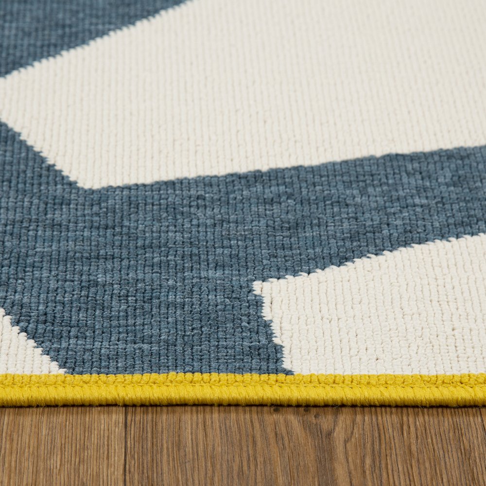 Mapa Durable Performance Area Rug Outdoor in White/Blue, 5' x 7'