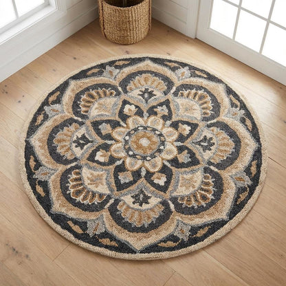 Round Indoor Area Rug In Black And Ivory With Classic Style, 6-Foot Diameter