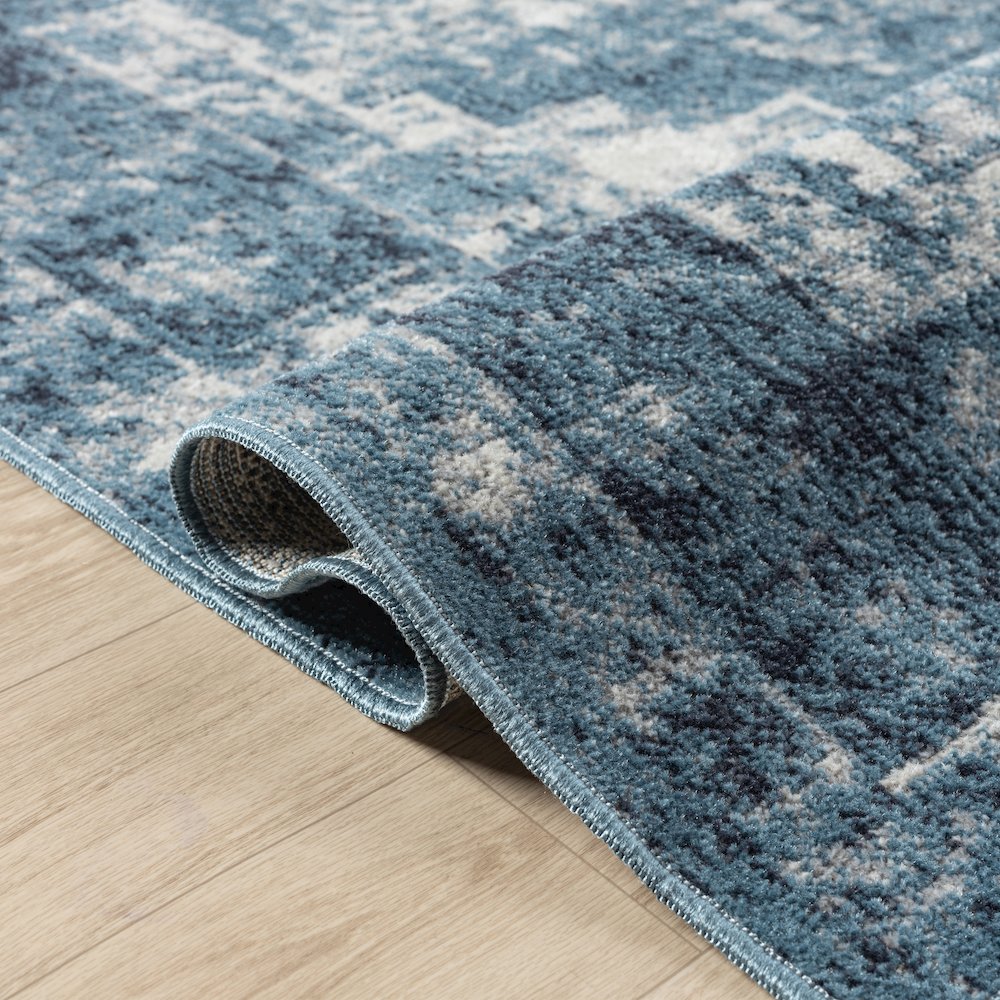 Lanham Durable Performance Area Rug Indoor in Blue/Ivory, 5' x 7'