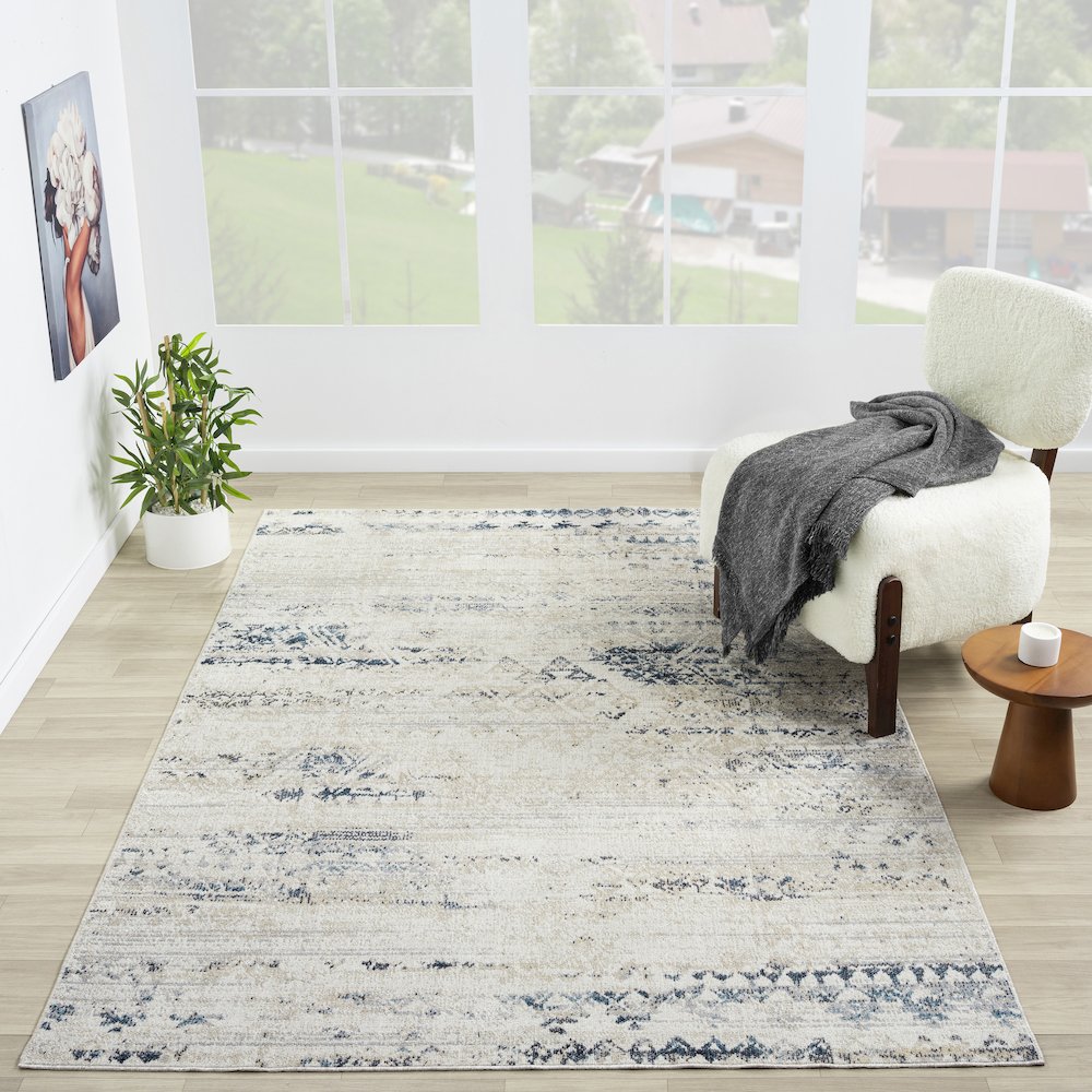 Lanham Durable Performance Area Rug Indoor in Ivory/Blue, 7'9" x 9'9"