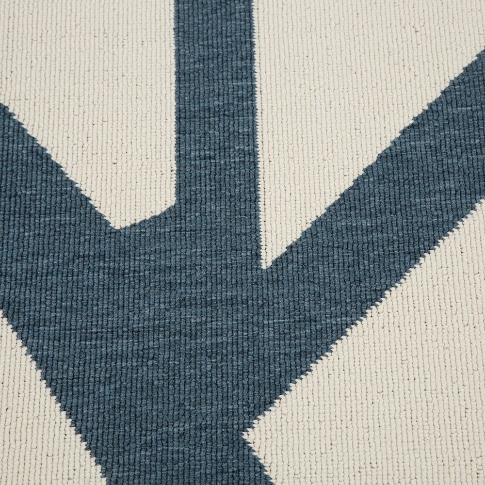 Mapa Durable Performance Area Rug Outdoor in White/Blue, 5' x 7'