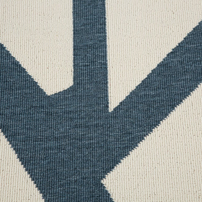 Mapa Durable Performance Area Rug Outdoor in White/Blue, 5' x 7'