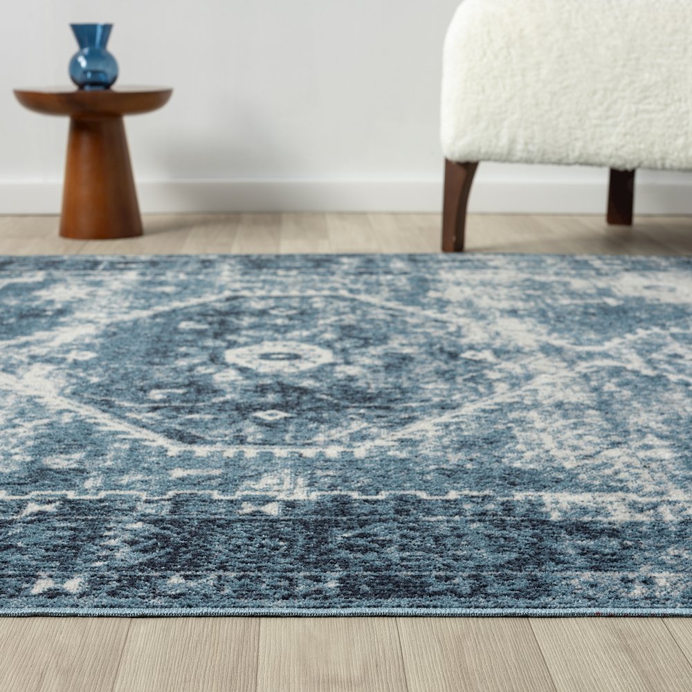 Lanham Durable Performance Area Rug Indoor in Blue/Ivory, 7'9" x 9'9"