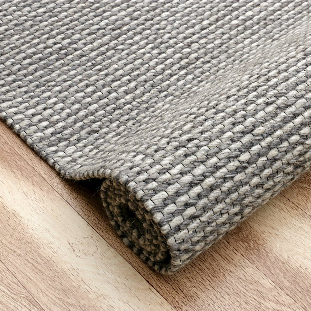 Bergen Wool Blend Area Rug Indoor in Gray/Silver, 2' x 3'