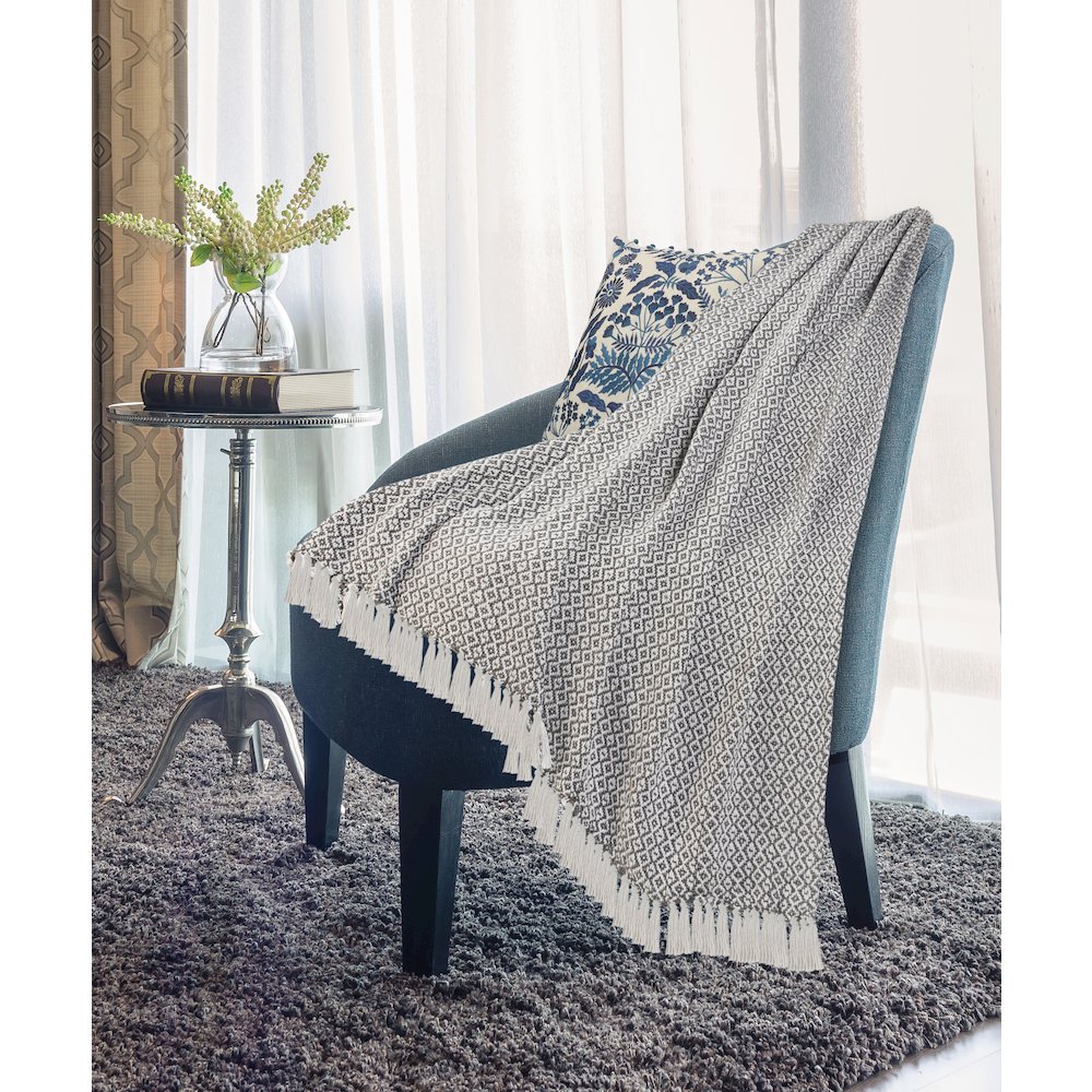 Grey/White Diamond All-Natural Cotton Throw Blanket