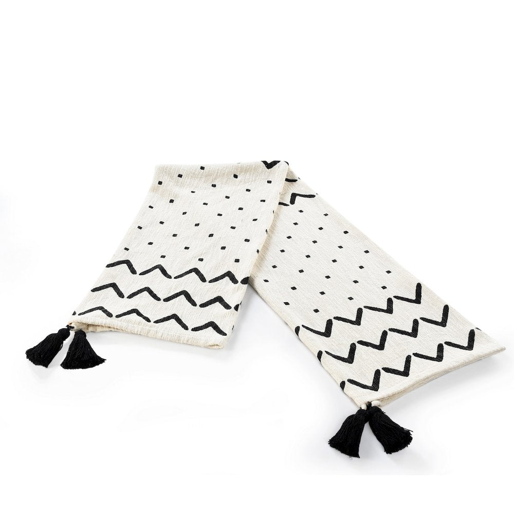 Avant-Garde Black/White Chevron/Dot Hand-Woven All-Natural Cotton Throw Blanket