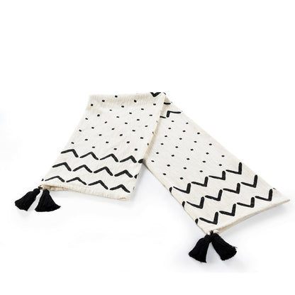 Avant-Garde Black/White Chevron/Dot Hand-Woven All-Natural Cotton Throw Blanket
