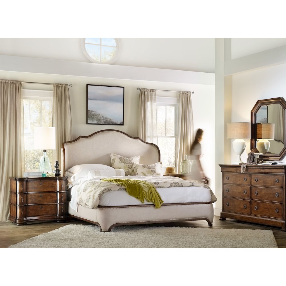Hooker Furniture Archivist 3 Drawer Bachelor's Chest in Pecan Brown Wood