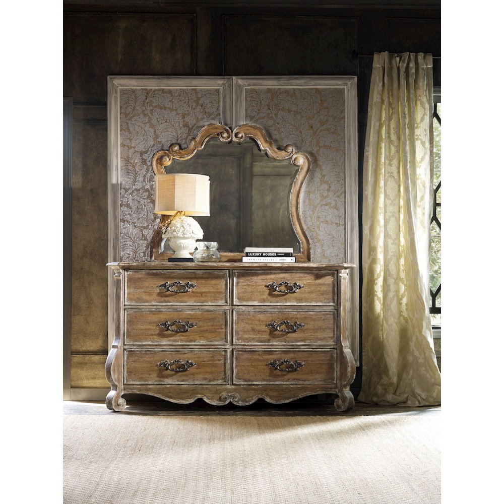 Hooker Furniture Chatelet 6 Drawer Dresser in Caramel Froth