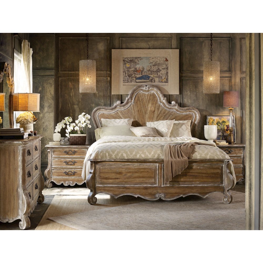 Hooker Furniture Chatelet 6 Drawer Dresser in Caramel Froth