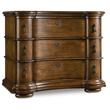 Hooker Furniture Archivist 3 Drawer Bachelor's Chest in Pecan Brown Wood
