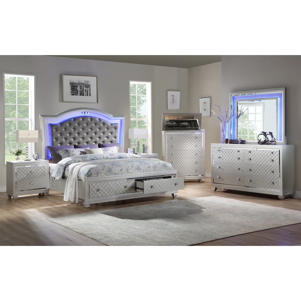 Shiney Silver 5-Piece Bedroom Set with LED Lighting, Queen