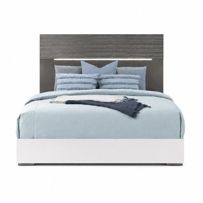 Cecilia White and Gray Fluted 5-piece Bedroom Set, King