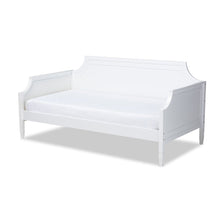 White Traditional Twin Daybed with Pinewood Frame and Classic Finish